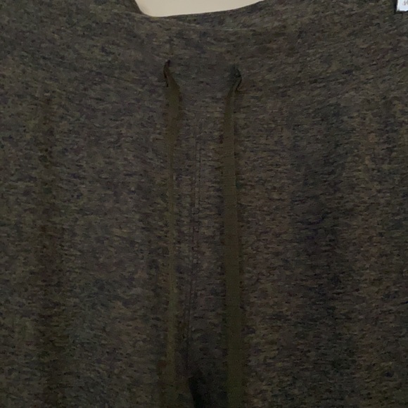 Super soft Ready to Rulu Lululemon pants size 10 - Picture 4 of 6